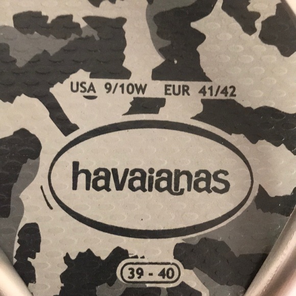 HAVAIANAS black/gray cheetah print flip flops - Picture 2 of 3